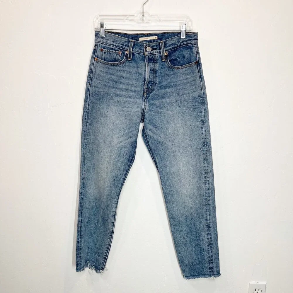 Levi's Premium Wedgie Jeans Denim Size 27 Raw hem Button Fly 100% cotton